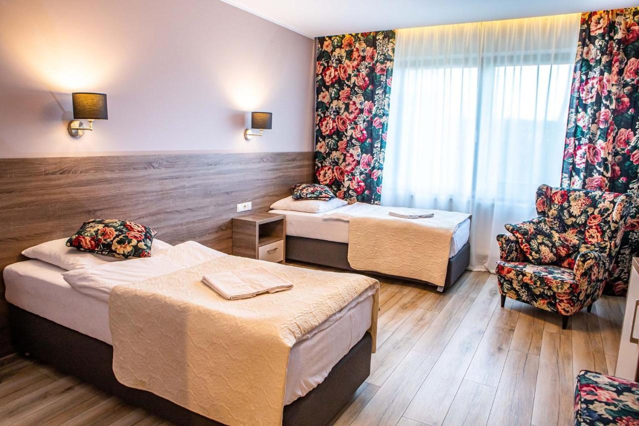 Ranczo Daniela Hostel Pobiedziska Ngoại thất bức ảnh